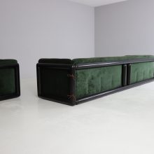 Pair of \\\\\'Cornaro\\\\\' sofas by Carlo Scarpa for Simon Italy 1973 mid century Italian design original dark green velvet & mahogany 18