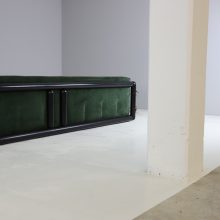 Pair of \\\\\'Cornaro\\\\\' sofas by Carlo Scarpa for Simon Italy 1973 mid century Italian design original dark green velvet & mahogany 20