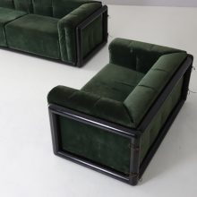 Pair of \\\\\'Cornaro\\\\\' sofas by Carlo Scarpa for Simon Italy 1973 mid century Italian design original dark green velvet & mahogany 27