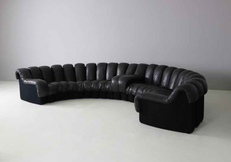 Vintage De Sede DS-600 \\'Non Stop\\' sectional sofa in black leather by Ueli Berger, Elenora Peduzzi-Riva, Heinz Ulrich and Klaus Vogt for De Sede Switzerland 1972 1