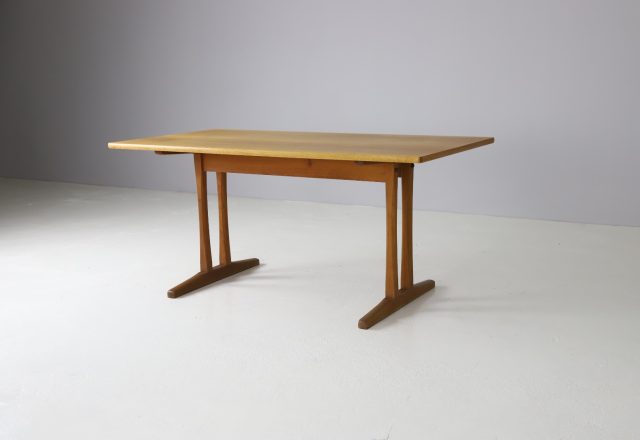 Børge Mogensen vintage shaker C18 dining table in oak by FDB Møbler Denmark 1960s mid century Danish design 1