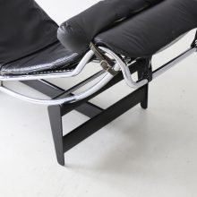 Le Corbusier Pierre Jeanneret vintage LC4 black leather chaise longue lounge chair early low serie number by Cassina 1960s 5