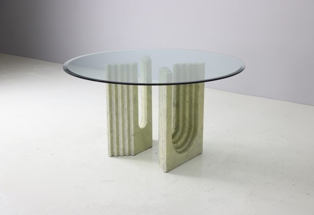 Carlo Scarpa vintage dining table in white Cararra marble for Cattelan Italia 1970s 1980s mid century Italian design 1