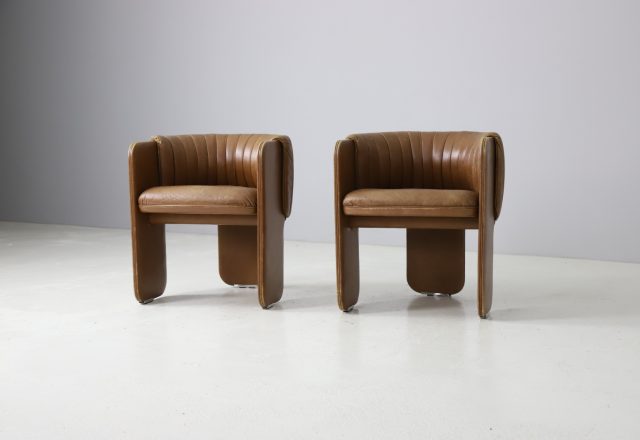 \'Dinette’ dining chairs by Luigi Massoni for Poltrona Frau in patinated brown leather vintage italian armchairs Italy 1980s 1