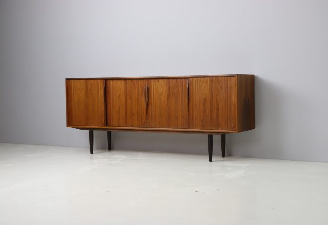 Gunni Omann sideboard in rosewood for Axel Christensen vintage mid century Danish design cabinet 1960s 1