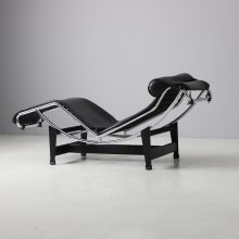 Le Corbusier Pierre Jeanneret vintage LC4 black leather chaise longue lounge chair for Cassina 1990s 1