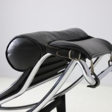 Le Corbusier Pierre Jeanneret vintage LC4 black leather chaise longue lounge chair for Cassina 1990s 6