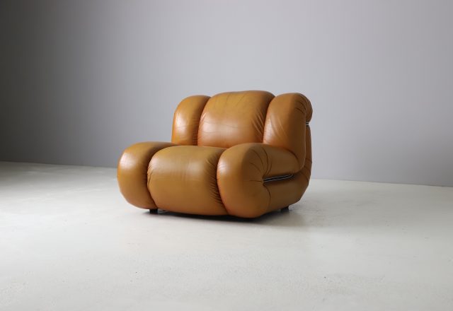 Rino Maturi \'Velasquez\' lounge chair in original patinated cognac leather for Mimo Padova Italy 1970s 1