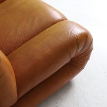 Rino Maturi \'Velasquez\' lounge chair in original patinated cognac leather for Mimo Padova Italy 1970s 6