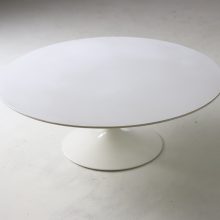 Early vintage tulip coffee table by Eero Saarinen for Knoll International 1970s mid century design 3