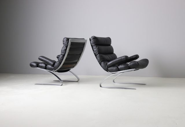 Pair of Sinus lounge chairs by Reinhold Adolf & Hans Jürgen Schröpfe for COR Germany 1976 black leahter 1970s 1