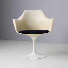 Eero Saarinen early vintage tulip dining chairs armchairs for Knoll International 1960s 7