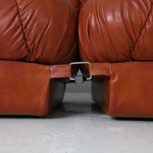 Rino Maturi \\'Nuvolone\\' modular sofa in original patinated cognac leather for Mimo Padova Italy 1970s 5