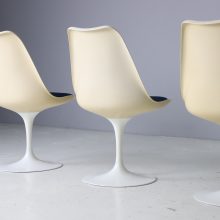 Eero Saarinen early vintage tulip dining chairs for Knoll International 1960s 3