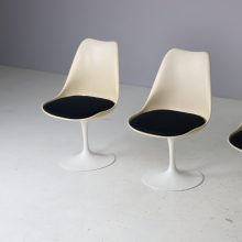 Eero Saarinen early vintage tulip dining chairs for Knoll International 1960s 5