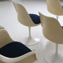 Eero Saarinen early vintage tulip dining chairs for Knoll International 1960s 8