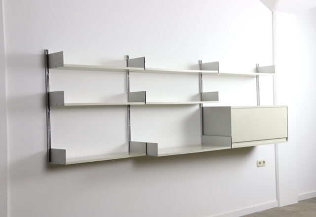 Vintage model 606 modular wall unit in white by Dieter Rams for Vitsoe Vitsœ 1960s mid century German design 1