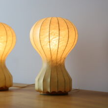 Pair of vintage Gatto table lamps by Archille & Pier Giacomo Castiglioni for Flos 1960s cocoon lamp 4