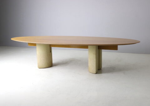 Large oval dining table in in burl maple and concrete by Giovanni Offredi for Saporiti Italia 1970s vintage Italian design 1
