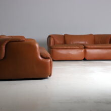 Vintage pair of Confidential sofas in cognac leather by Alberto Rosselli for Saporiti Italia 1972 1970s Italian design 6