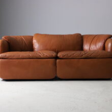 Vintage pair of Confidential sofas in cognac leather by Alberto Rosselli for Saporiti Italia 1972 1970s Italian design 8
