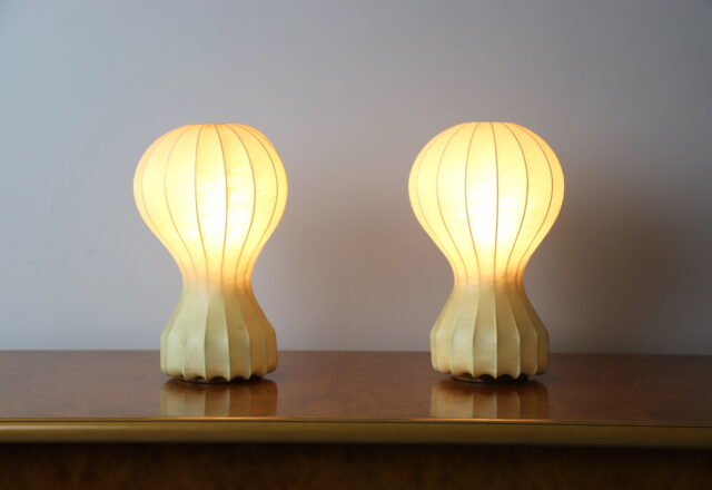 Vintage pair of Gatto table lamps by Archille & Pier Giacomo Castiglioni for Flos 1960s cocoon lamp 1