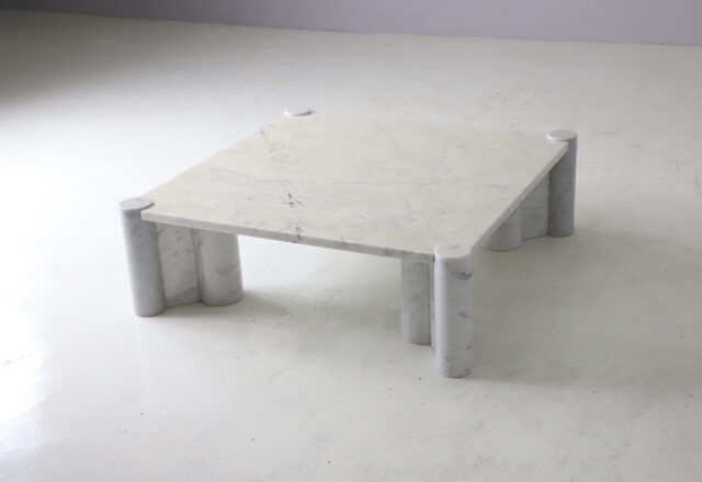 Gae Aulenti Jumbo coffee table in white Carrara marble Italy 1965 vintage Italian design 1