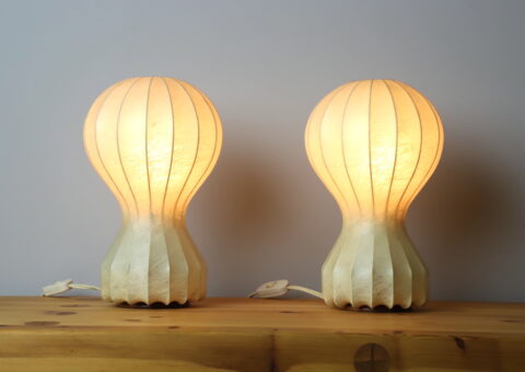 Early pair of Gatto table lamps by Archille & Pier Giacomo Castiglioni for Flos 1960s cocoon lamp 1