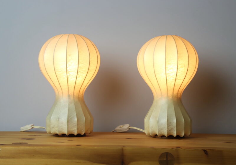 Early pair of Gatto table lamps by Archille & Pier Giacomo Castiglioni for Flos 1960s cocoon lamp 1