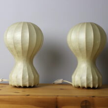 Early pair of Gatto table lamps by Archille & Pier Giacomo Castiglioni 1960s cocoon lamp 3