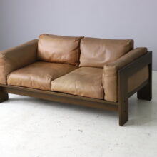 Tobia Scarpa 'Bastiano' 2 seat sofa for Gavina in cognac leather and walnut 1970s vintage Italian design 2