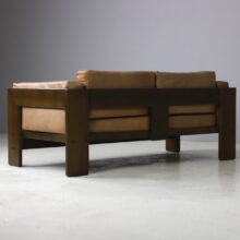 Tobia Scarpa 'Bastiano' 2 seat sofa for Gavina in cognac leather and walnut 1970s vintage Italian design 4