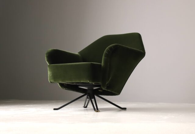 Vintage P32 lounge chair by Osvaldo Borsani for Tecno 1956 Italy vintage Italian design 2