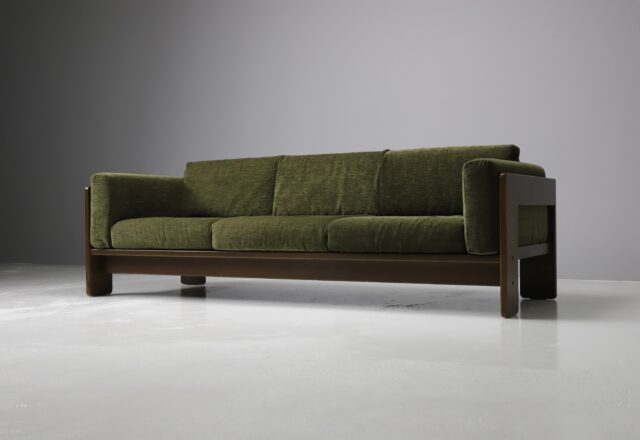 Vintage Tobia Scarpa 3 seat 'Bastiano' sofa for Gavina in walnut & velvet upholstery 1970s Italian design 1