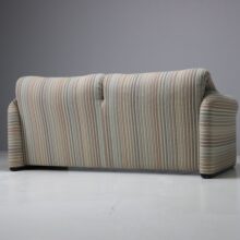 Vico Magistretti vintage pair of Maralunga sofas for Cassina in striped fabric Italy 1970s 1980s 7