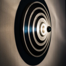Large vintage Italian wall lamps in aluminum 1970s graphic design 7