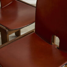 Set of 4 '121' dining chairs by Tobia & Afra Scarpa for Cassina in cognac leather and walnut vintage Italian design 1960s 9 Set of 4 '121' dining chairs by Tobia & Afra Scarpa for Cassina in cognac leather and walnut vintage Italian design 1960s 9