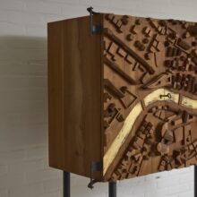 Unique 1970's Italian bar cabinet in walnut and gold leaf with city maquette 3