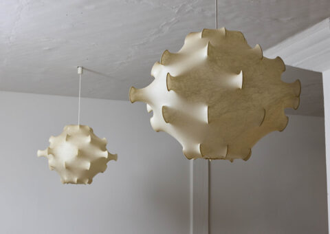 Pair Taraxacum 2 cocoon hanging lamps by Achille and Pier Giacomo Castiglioni for Flos 1960 vintage Italian design 1