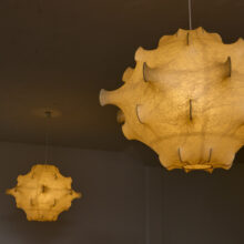 Pair Taraxacum 2 cocoon hanging lamps by Achille and Pier Giacomo Castiglioni for Flos 1960 vintage Italian design 2 Pair Taraxacum 2 cocoon hanging lamps by Achille and Pier Giacomo Castiglioni for Flos 1960 vintage Italian design 2