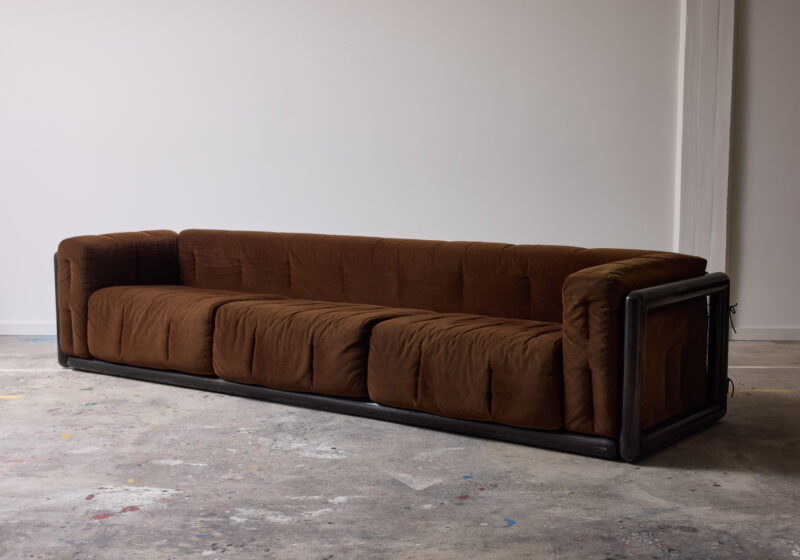 Carlo Scarpa vintage 'Cornaro' sofa for Simon Gavina Italy 1973 1970s Italian design original brown mohair velvet 1 Carlo Scarpa vintage 'Cornaro' sofa for Simon Gavina Italy 1973 1970s Italian design original brown mohair velvet 1