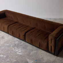 Carlo Scarpa vintage 'Cornaro' sofa for Simon Gavina Italy 1973 1970s Italian design original brown mohair velvet 4 Carlo Scarpa vintage 'Cornaro' sofa for Simon Gavina Italy 1973 1970s Italian design original brown mohair velvet 4