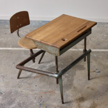 Jean Prouvé Pupitre monoplace réglable n° 800 for Ateliers Jean Prouve in 1952 school desk 3