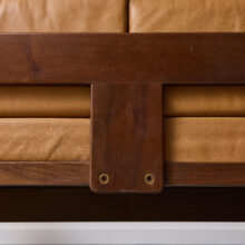 Tobia Scarpa 'Bastiano' sofa for Gavina in walnut & leather 1970s 6