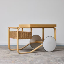 Vintage trolley model 900 by Alvar Aalto for Artek 1970s 2 Vintage trolley model 900 by Alvar Aalto for Artek 1970s 2